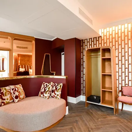 Bohem, Sacré-cœur Hotel